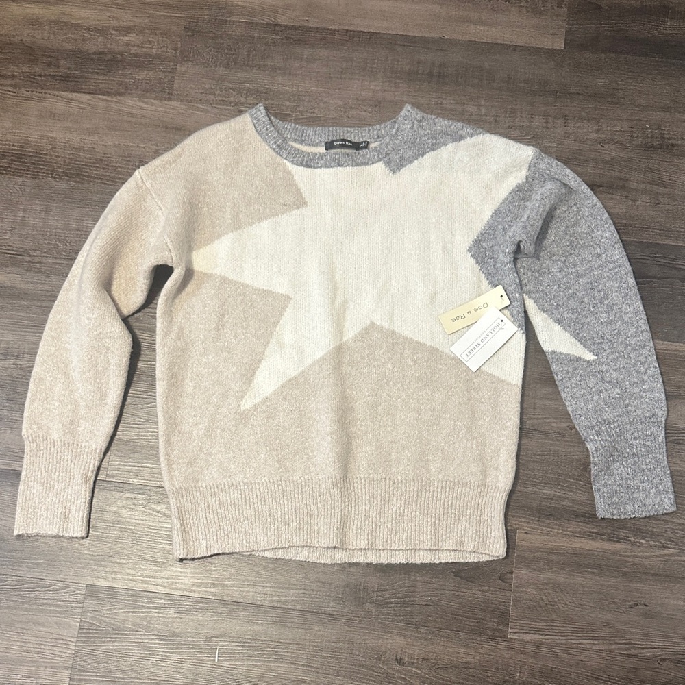 Doe & Rae Beige and Gray Star Sweater